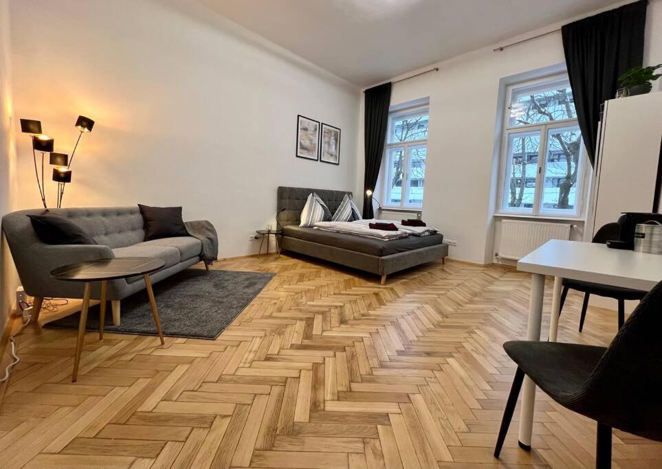 Little Cozy - Enjoy Viennas Spring Season Apartment
